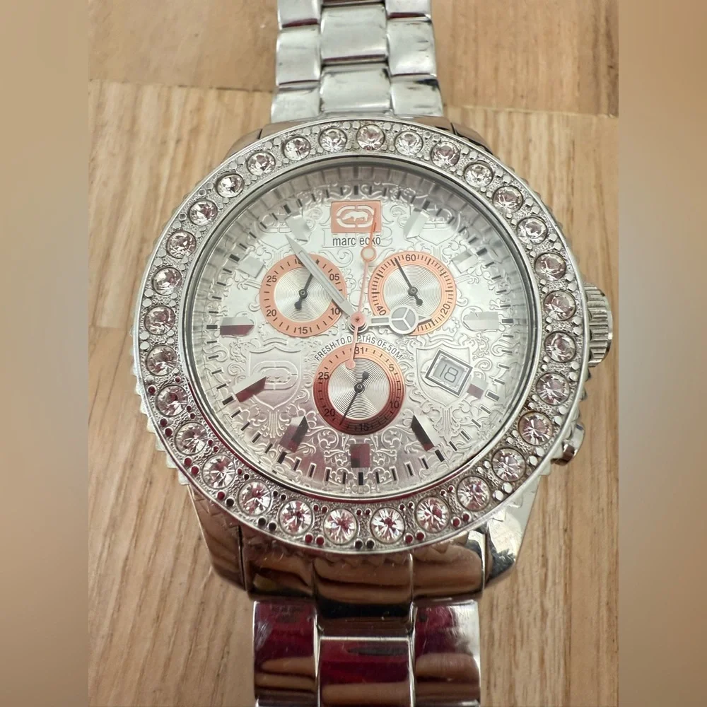Marc Ecko silver tone masterpiece chrono crystal Accented watch NEW BATTERY